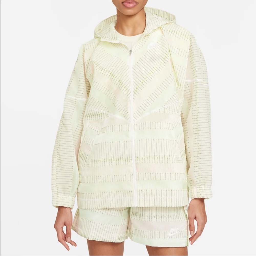 Nike oversized windbreaker